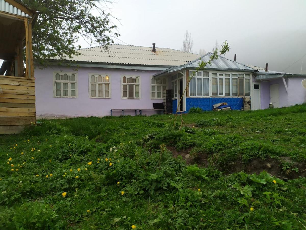 Xinaliq Khinalig Izzet'S Riverside Home Stay Exteriör bild