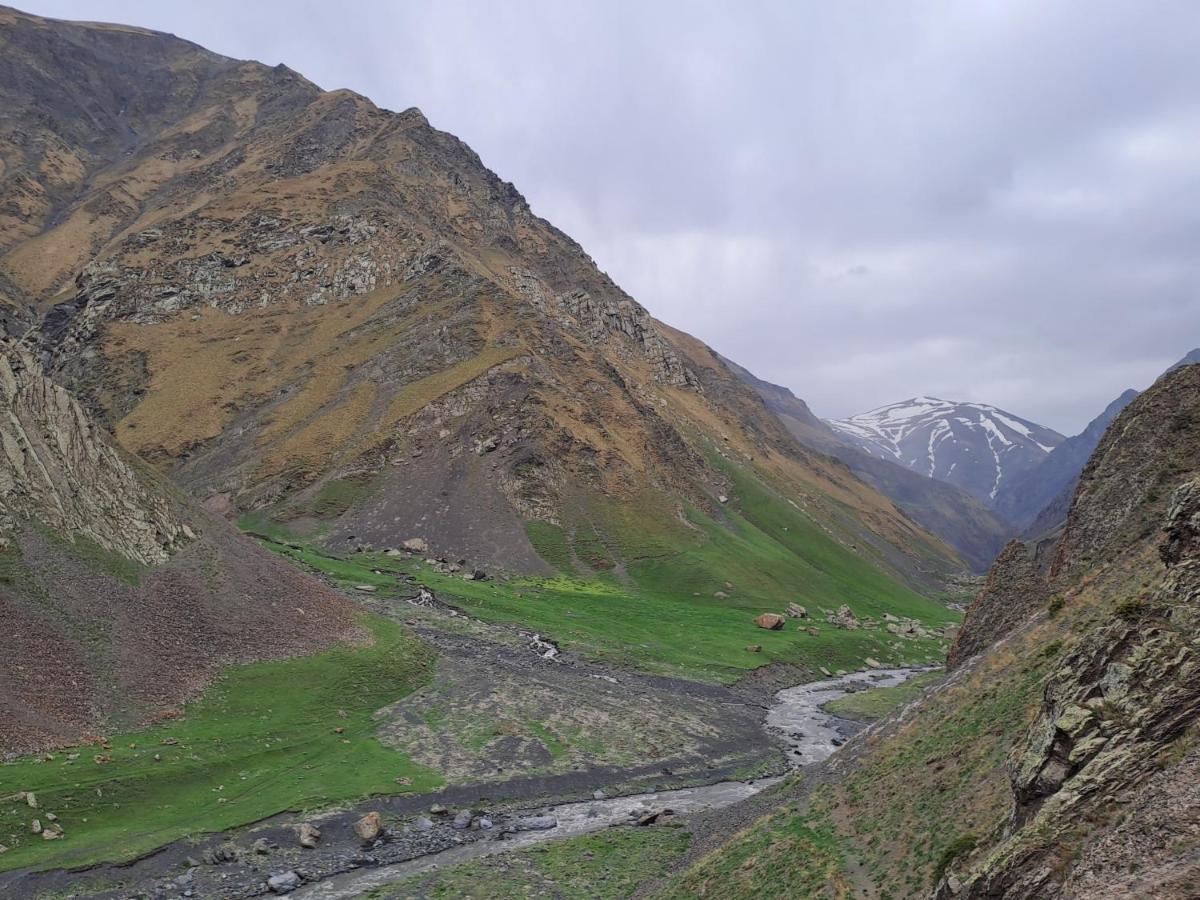 Xinaliq Khinalig Izzet'S Riverside Home Stay Exteriör bild