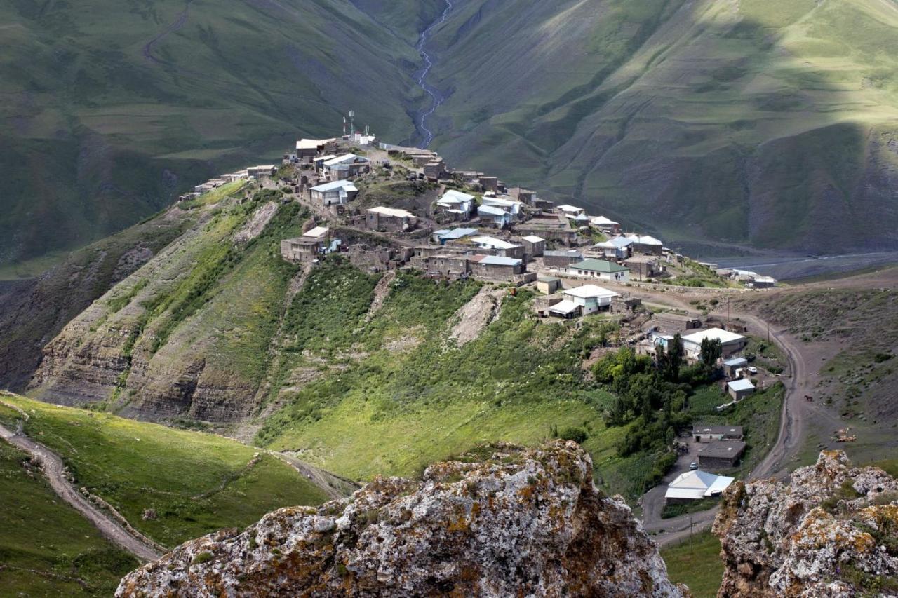 Xinaliq Khinalig Izzet'S Riverside Home Stay Exteriör bild