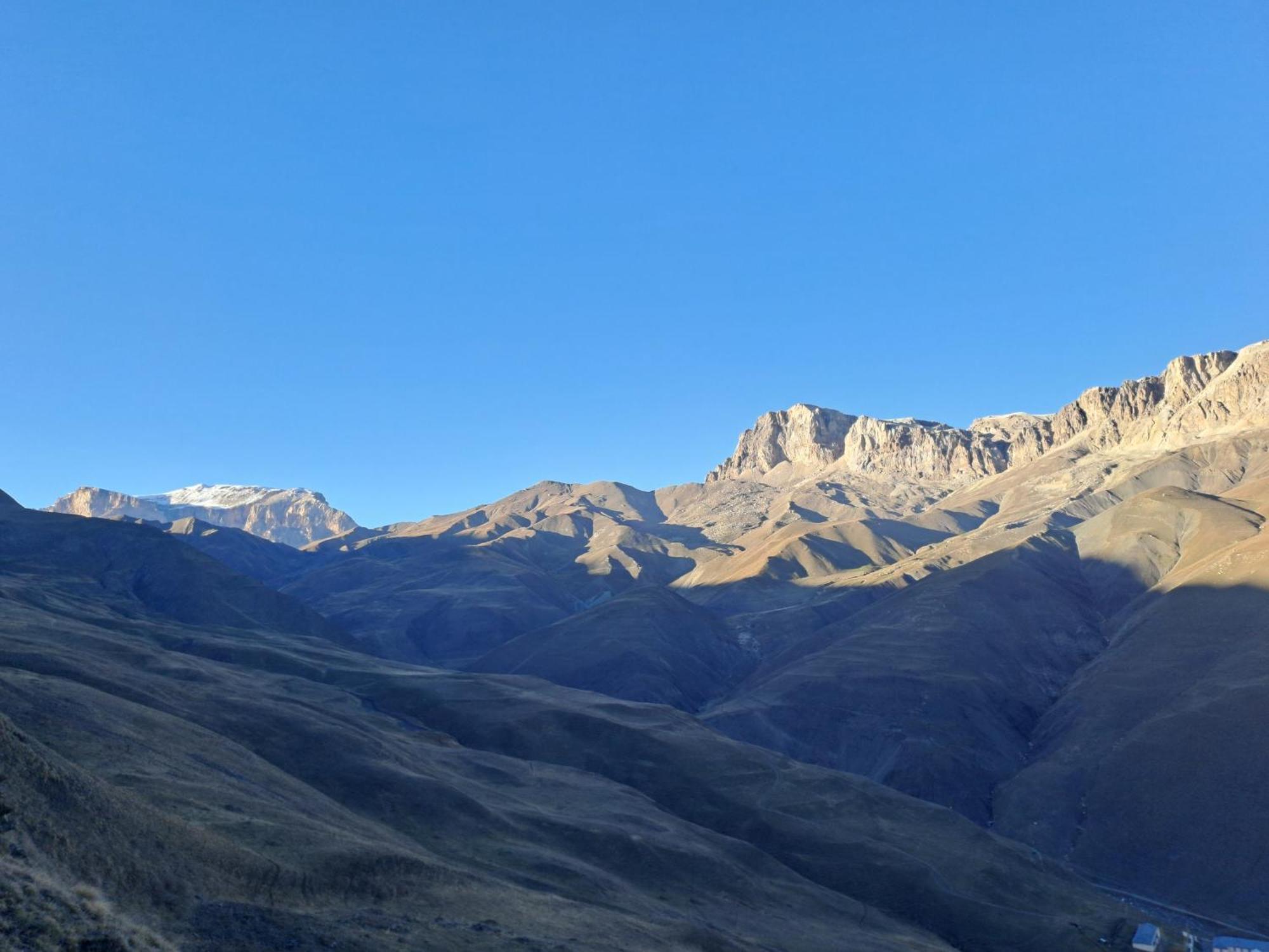 Xinaliq Khinalig Izzet'S Riverside Home Stay Exteriör bild