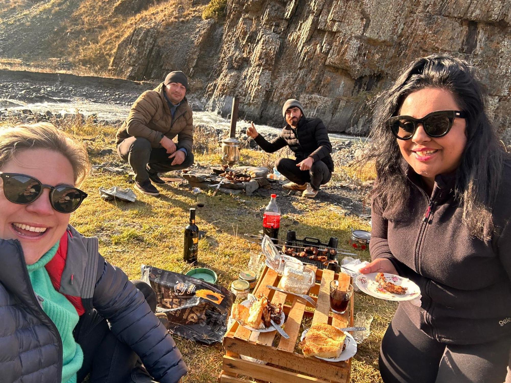Xinaliq Khinalig Izzet'S Riverside Home Stay Exteriör bild