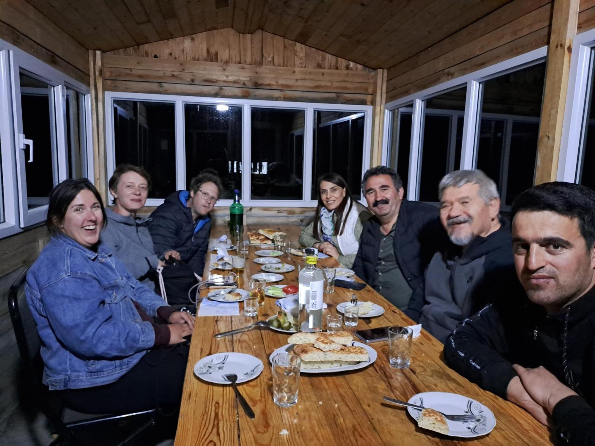 Xinaliq Khinalig Izzet'S Riverside Home Stay Exteriör bild