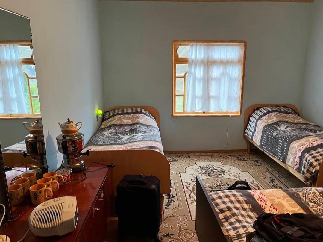 Xinaliq Khinalig Izzet'S Riverside Home Stay Exteriör bild