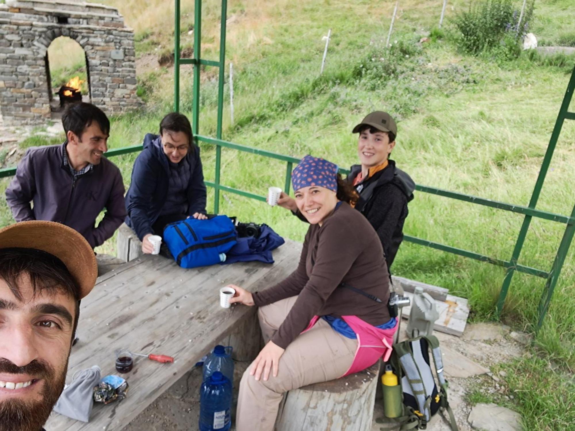 Xinaliq Khinalig Izzet'S Riverside Home Stay Exteriör bild
